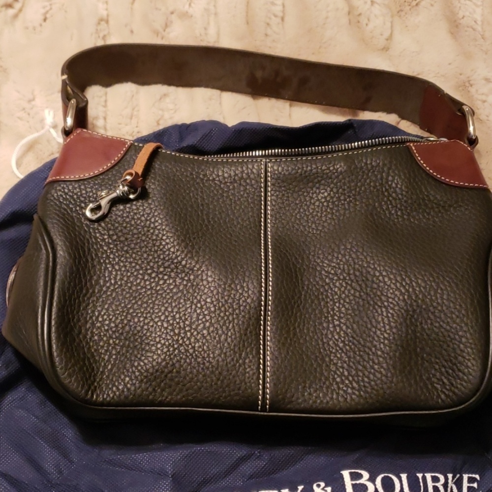 Authentic dooney and bourke shoulder bag